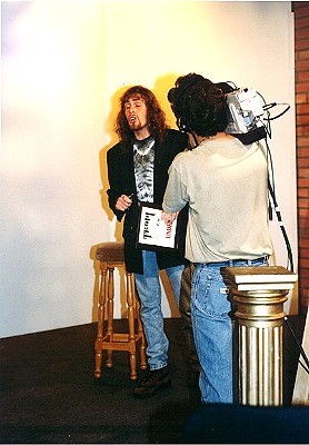 Luciano Dallavia en conducción televisiva de 1998