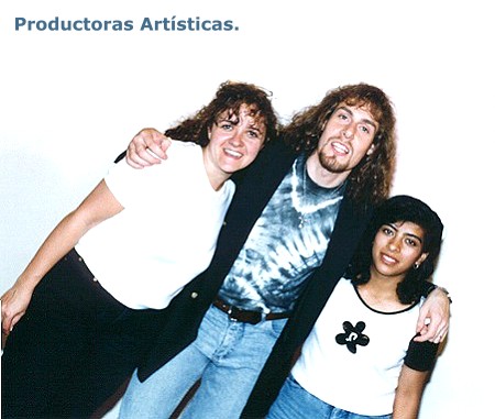 Luciano Dallavia junto a productoras de televisión