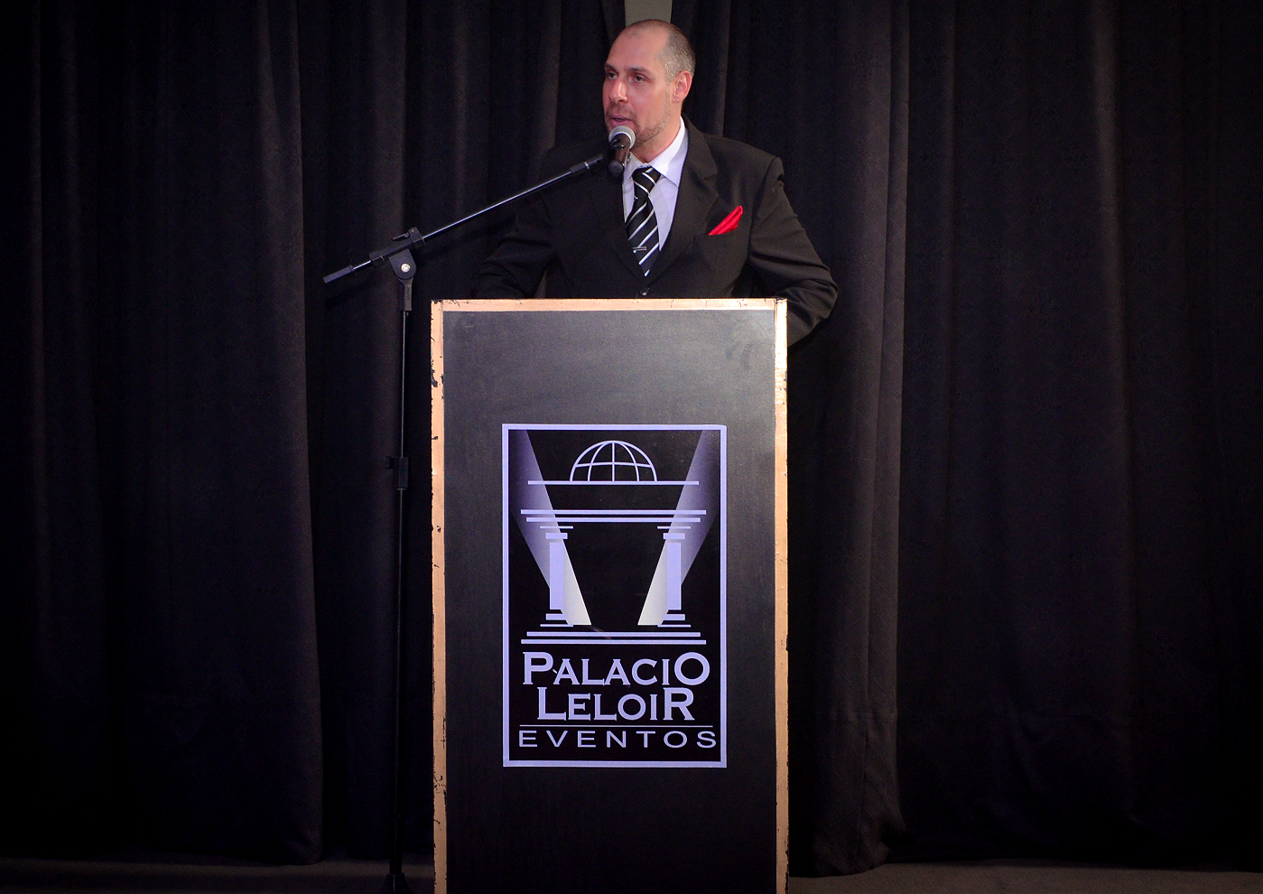 Locución y conducción en eventos de fin de año